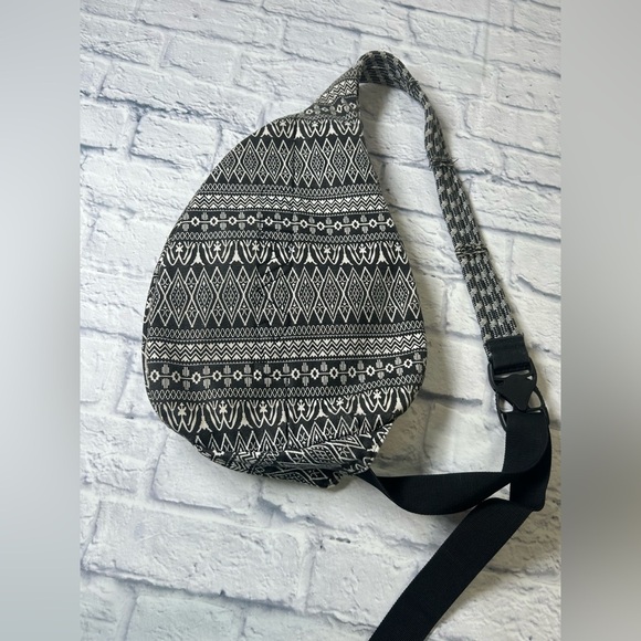 Kavu Geometric Black and White Sling Backpack. Cabincore. Hiking. Outdoors. - Picture 3 of 9